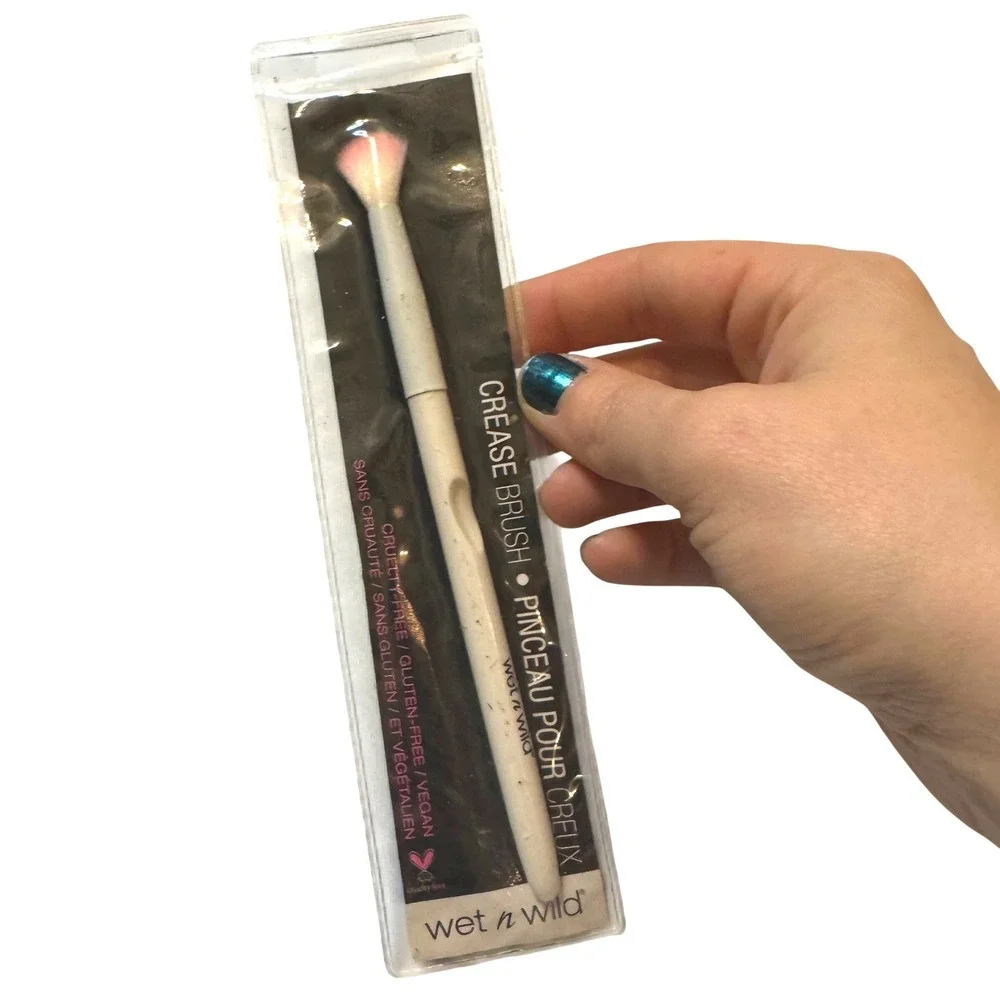 $3 BUNDLE ITEM New Wet n Wild‎ Crease Brush Tapered Eyeshadow Blending Brush